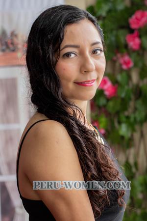 215560 - Karen Age: 47 - Peru