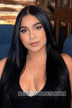 227132 - Maybelline Age: 24 - Colombia